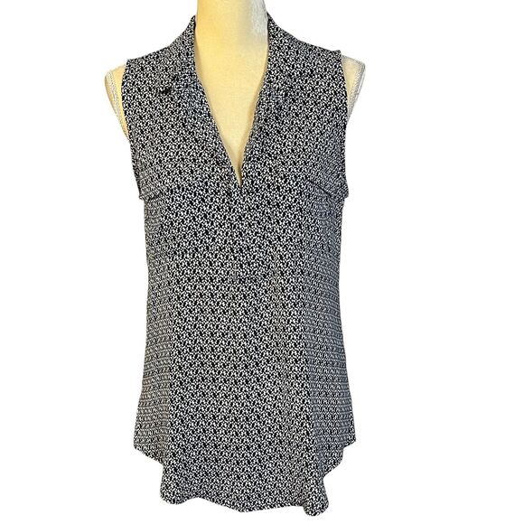 Ann Taylor LOFT Sleeveless Blouse Top Geometric Print Collared Black M Pockets - Picture 1 of 15